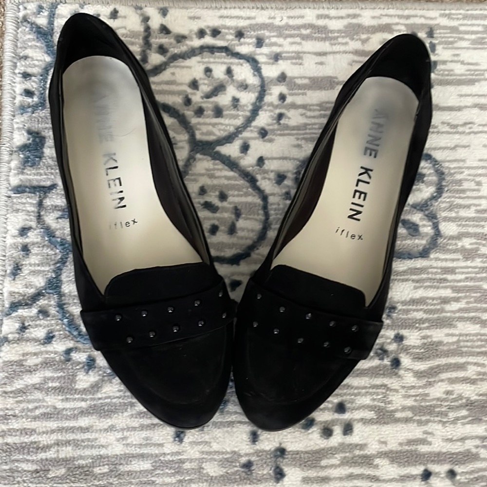 Womens Anne Klein iflex black suede size 7.5 M loafer